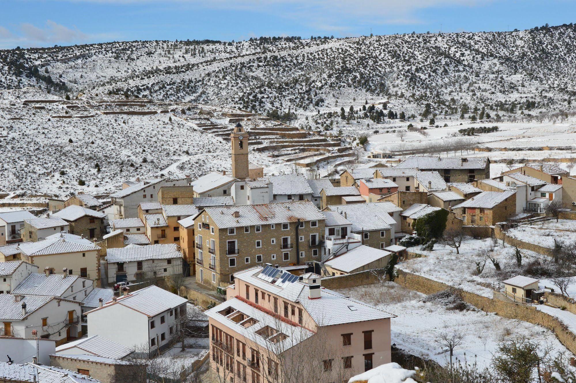 Hostal De Montana La Casa Grande Nogueruelas Екстериор снимка